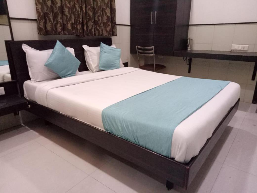 מומביי Hotel Sharda מראה חיצוני תמונה