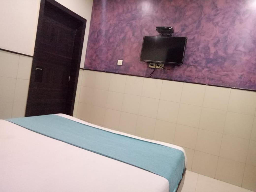 מומביי Hotel Sharda מראה חיצוני תמונה