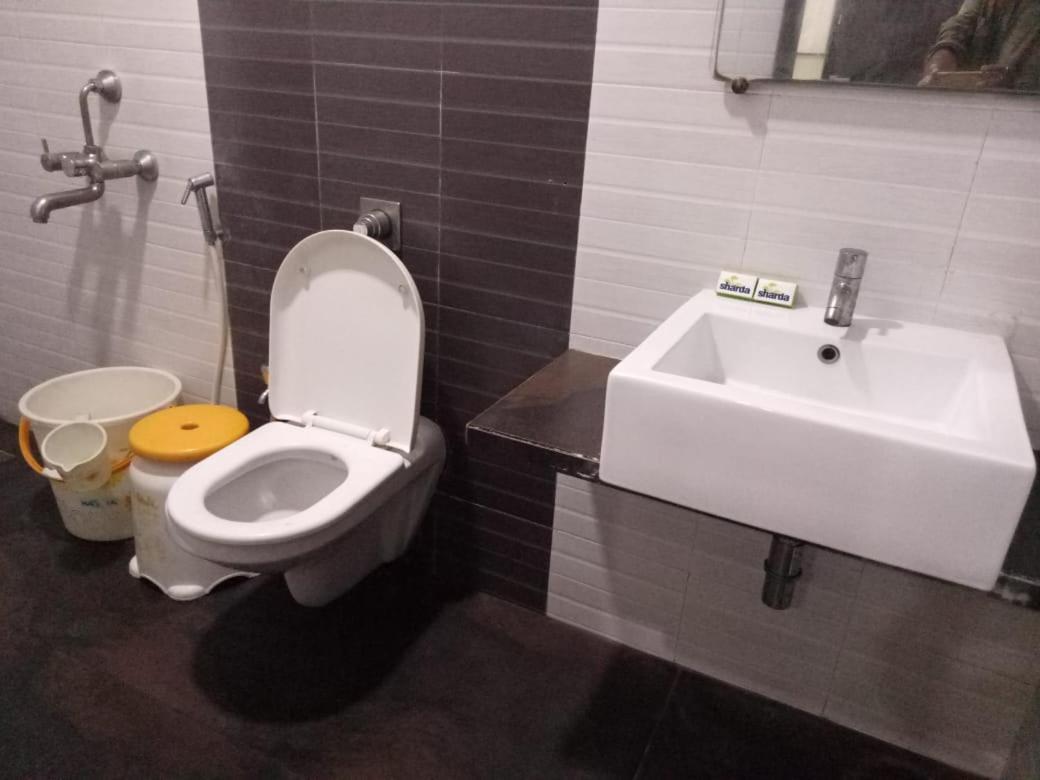 מומביי Hotel Sharda מראה חיצוני תמונה