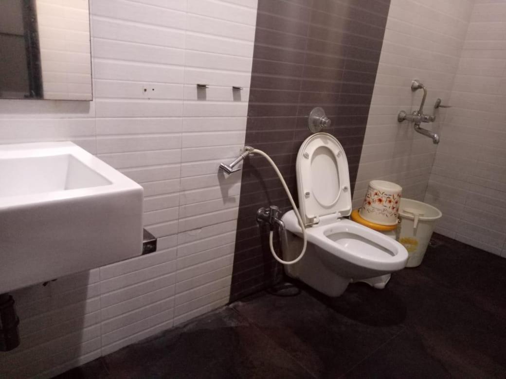 מומביי Hotel Sharda מראה חיצוני תמונה