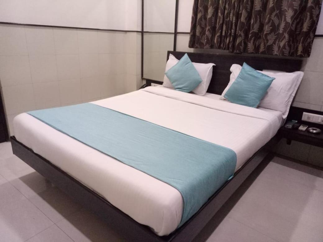 מומביי Hotel Sharda מראה חיצוני תמונה