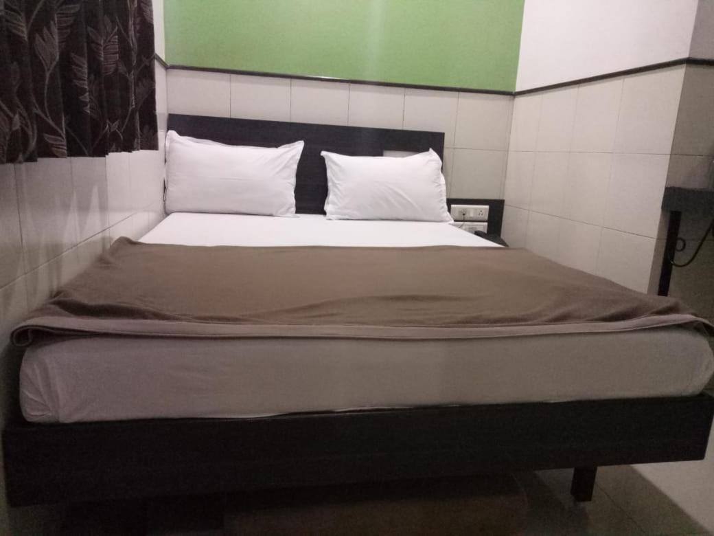 מומביי Hotel Sharda מראה חיצוני תמונה
