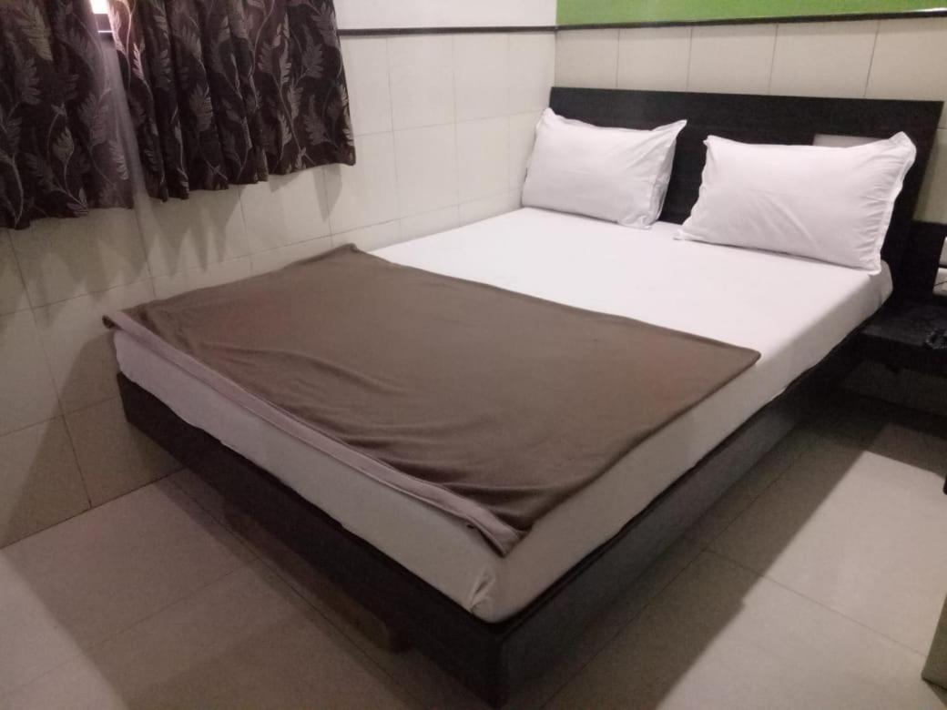 מומביי Hotel Sharda מראה חיצוני תמונה