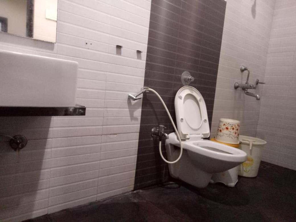 מומביי Hotel Sharda מראה חיצוני תמונה